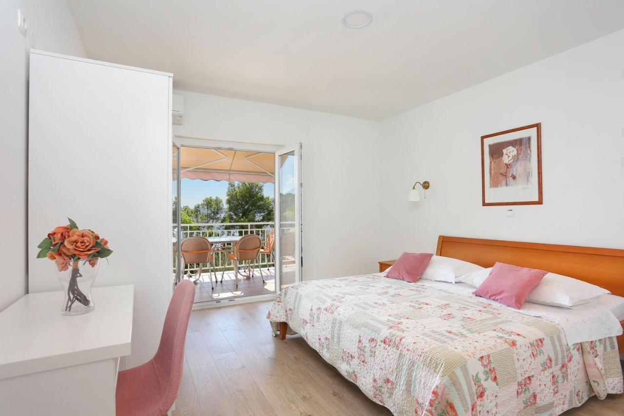 Apartments By The Sea Brela, Makarska - 6688 Dış mekan fotoğraf