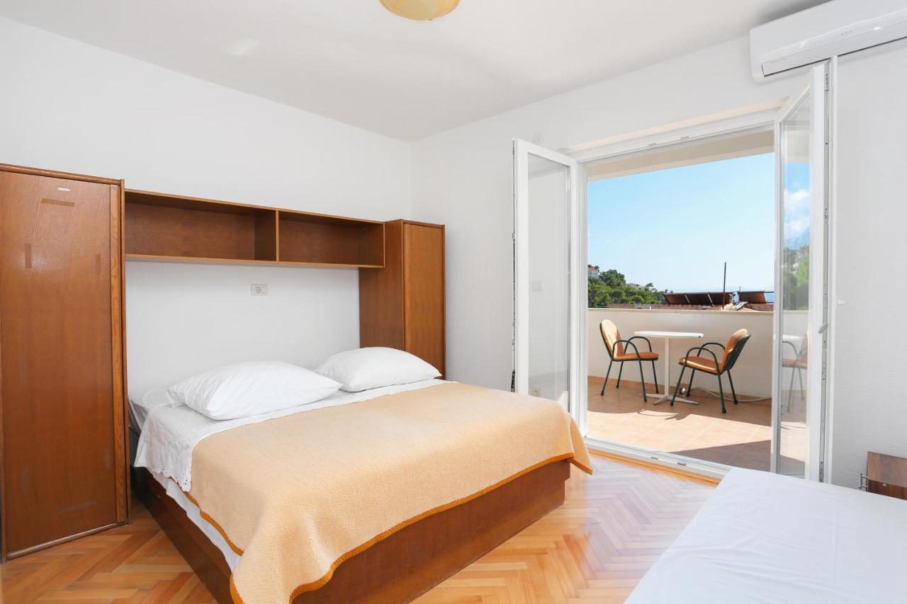 Apartments By The Sea Brela, Makarska - 6688 Dış mekan fotoğraf