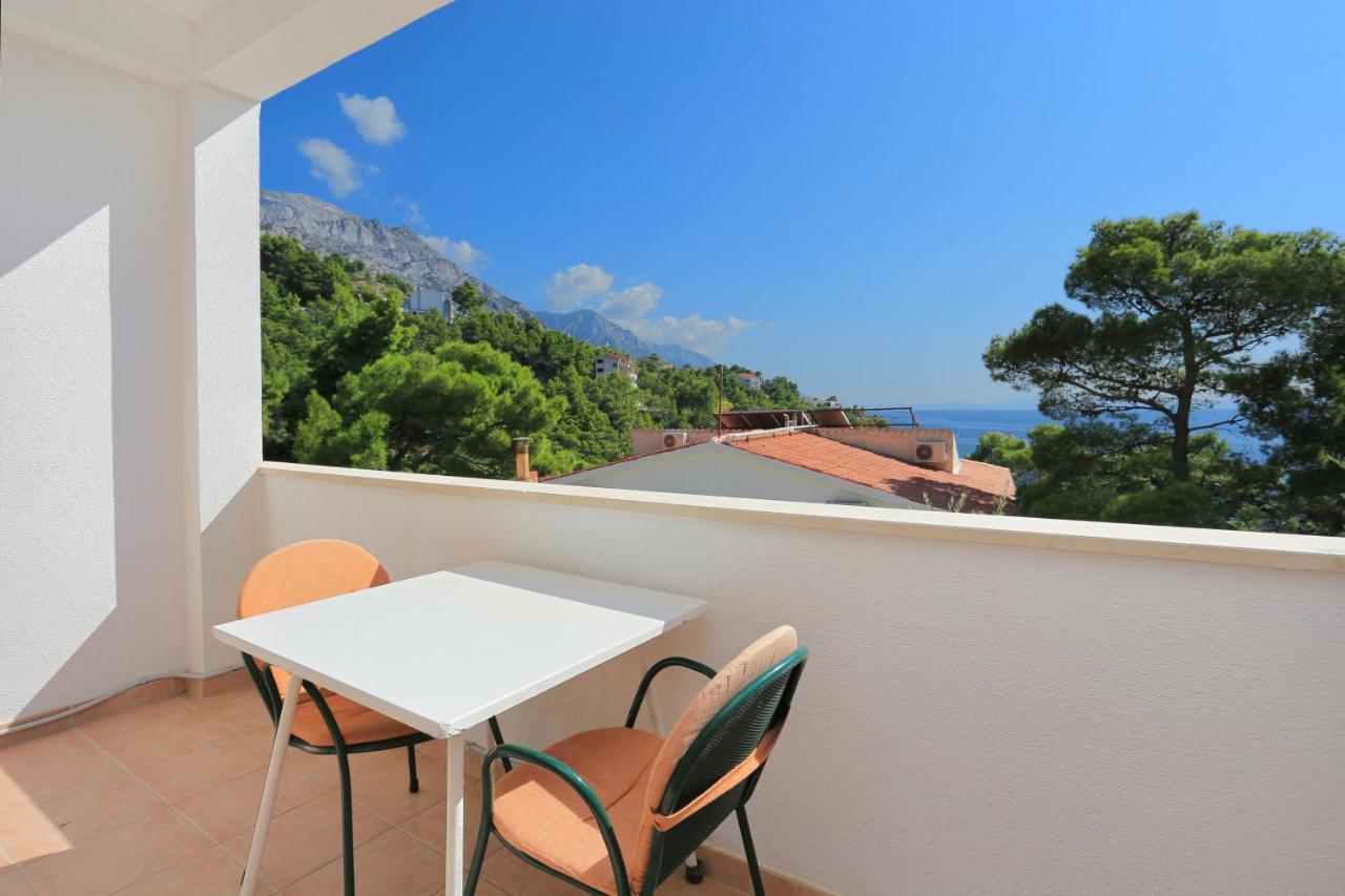 Apartments By The Sea Brela, Makarska - 6688 Dış mekan fotoğraf