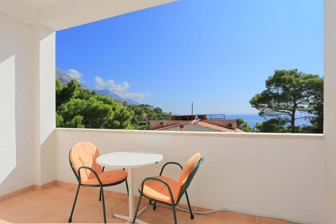Apartments By The Sea Brela, Makarska - 6688 Dış mekan fotoğraf